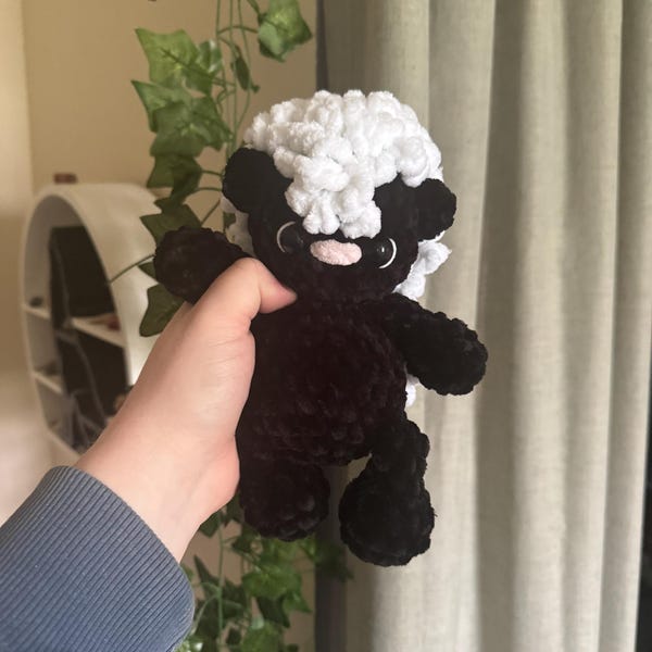 stinker the skunk | amigurumi skunk pattern, low sew, crochet pattern, crochet skunk, woodland crochet pattern, crochet chunky yarn pattern
