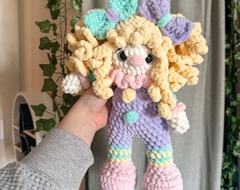 poppy the clown | crochet clown pattern, amigurumi clownpattern, Halloween crochet pattern , crochet pattern, amigurumi pattern, low sew