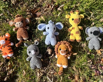 Gehäkelte Safari Baby Packung, Muster: Häkelmuster Löwe, Elefant, Nashorn, Affe, Giraffe, Tiger, Koala, Amigurumi