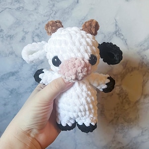 Crochet cow pattern, crochet cow, cow pattern, cow amigurumi pattern, farm animal pattern, farm crochet, crochet farm amigurumi animal