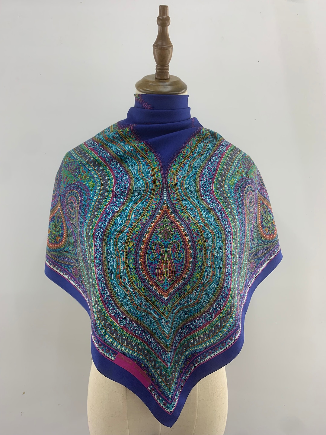 Foulard Carré Jean Louis Scherrer - Soie 100% - Multicolore Vintage - Occasion Bon état