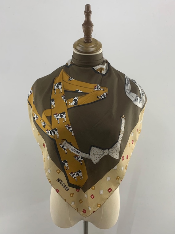 Crepe Silk Boutique Moschino Foulard Vintage Authentic Moschino