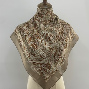 Vintage Silk Scarf, Vintage Paisley Wrap, Vintage Paisley Design Babushka , Vintage Paisley Shawl