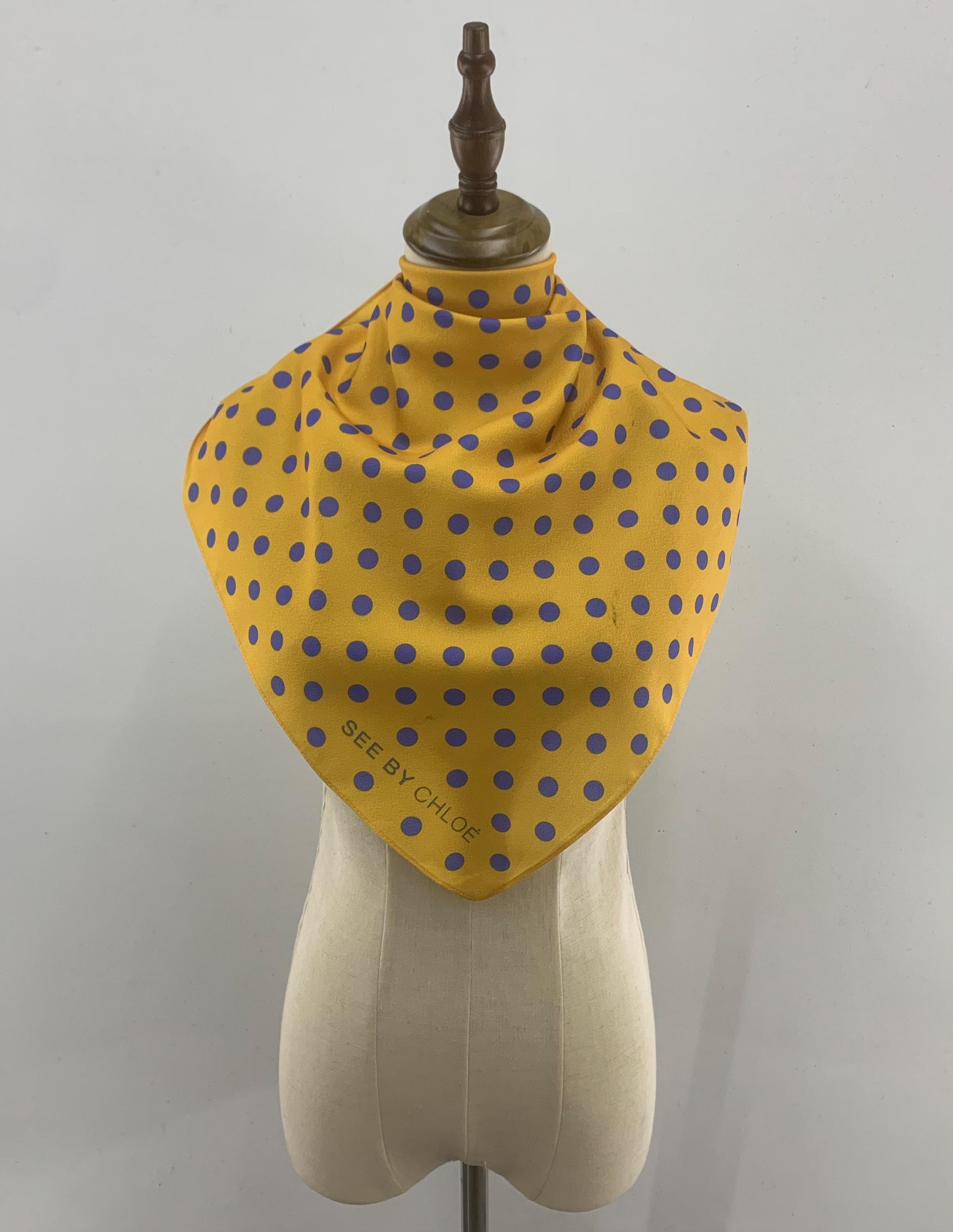 Foulard CHLOÉ 100% Soie - 88x88 Cm - Vintage En Très Bon état - Bleu