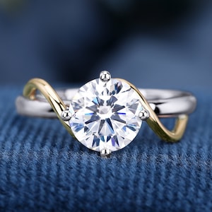 Two-Tone Ring Round Cut Moissanite 925 Sterling Silver Ring For Women Handmade Halo Ring Unique Gemstone Ring Elegant Anniversary Gifts