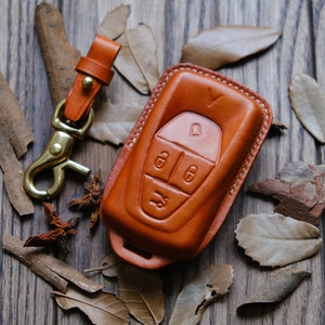 Personalized Leather Key Cover For Keyless Entry Remote Key Fob Vinfast VF7, VF 8, VF 9 ... Vinfast Key Fob Cover, Vinfast Gift for Her
