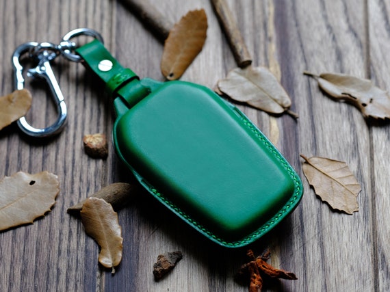 2 Types of Leather Key Fob Cover for Toyota Sienna 2021 2022 2023