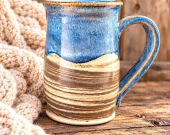 Caneca de cerâmica marmorizada, xícara de café de grés marrom de 443 ml com esmalte azul.