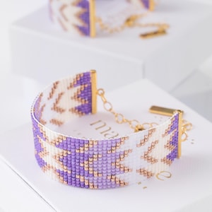 Violet Miyuki Armband Muster, Violettes Perlenwebstuhl-Muster, Seidensatin-Rocailles Perlenmuster, Kreuzstich, Ziegelstich-Schmuckmuster - Elia