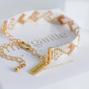 Pulsera de cuentas de telar con corazón dorado de Miyuki Delica, patrón fácil de pulsera, patrón de cuentas de telar dorado, joyería para San Valentín - Vianne imagen 3