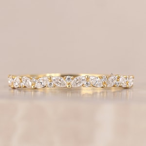 Massief gouden minimale stapelring rond en Marquise Cut Lab Grown diamanten trouwring voor vrouwen, trouwring halve eeuwigheid