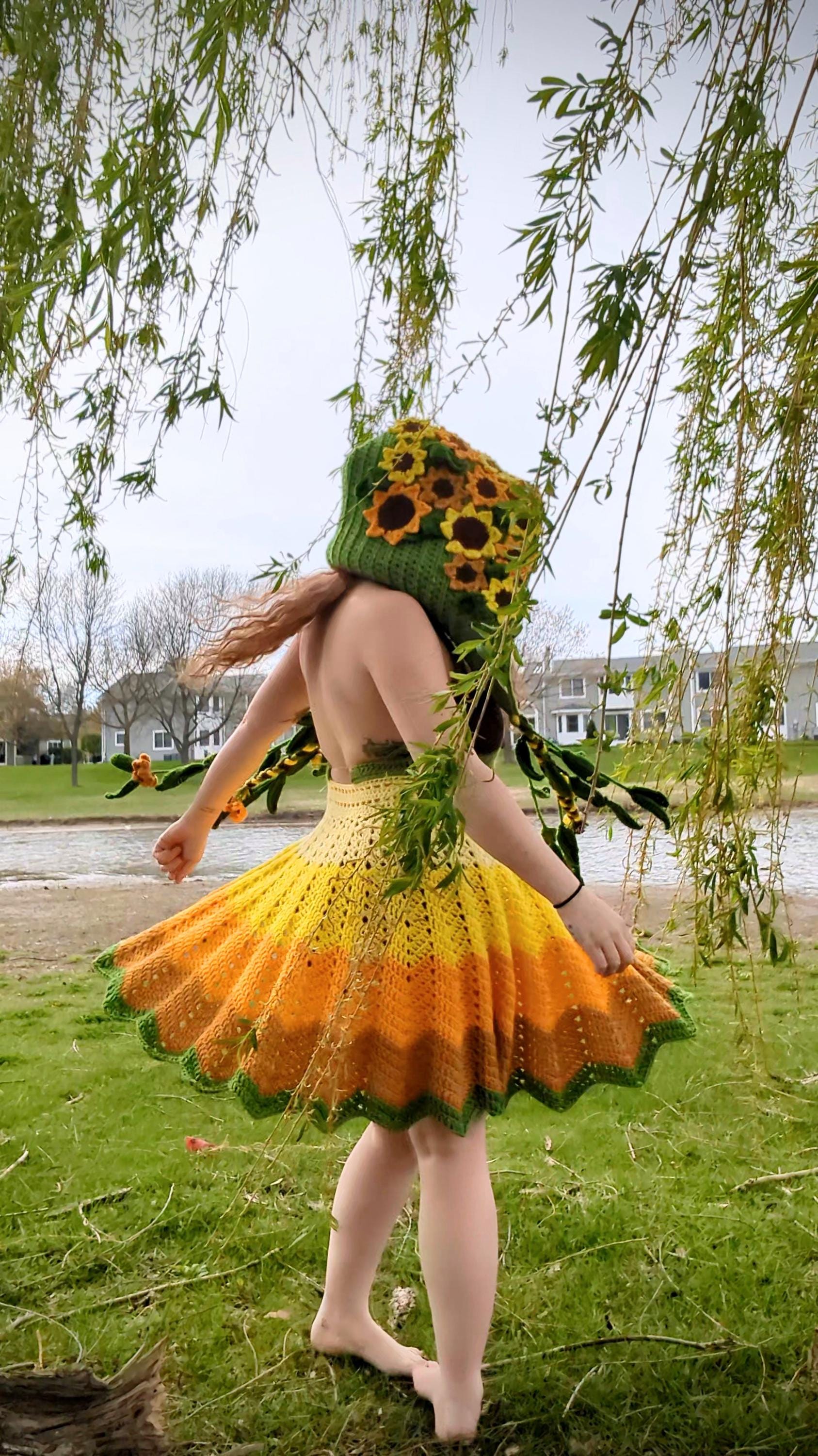 crochet sunflower dress Crochet sunflower dress for babies and toddlers