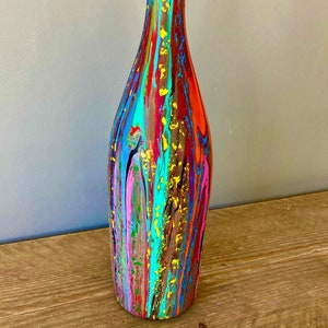 Drip painted sculpture, contemporary sculpture, drip paint bottle, modern street art, pop art, street art, abstract expressionist sculpture