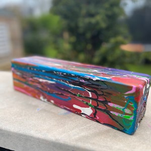 Escultura pintada, arte abstracto, objeto de arte por goteo, arte por goteo, escultura de arte pop, regalo para amante del arte, escultura de arte callejero, bloques pintados por goteo
