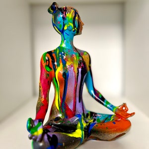 Customisable painted Meditation figure, choose you colourway, drip paint, street art sculpture, pop art, abstract sculpture, Female figure imagem 1