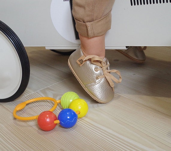 Chaussures Bébé en Cuir Souple de 0 à 18 mois, nouveau-né, premiers pas de  l'enfant, fille et garçon, baptême, cadeau de naissance, chausson -   France