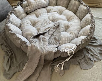 WAFFELPIQUE Grau/ Punkte Grau Baumwolle XXL Multifunktion Krabbeldecke + Decke + Kissen Premium Ausstattung Nest SET