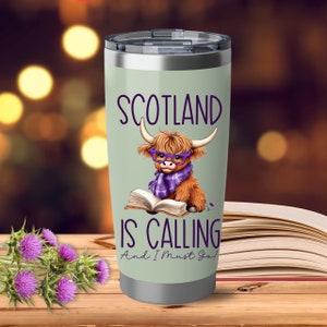 Bookish Highland Vibes - Scottish Highland Cow 20 oz Travel Coffee Cup Mug