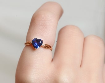 Heart Cut Blue Sapphire Ring, Dainty Blue Sapphire Ring, Sapphire Ring in 14K Rose Gold, Gift For Her, Mothers Day Gifts, Grandma Gift