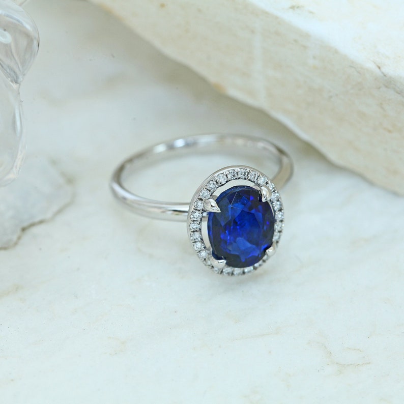 Ovale blauwe saffier ring, ovale Halo blauwe saffier verlovingsring, blauwe saffier ring 14K wit goud, cadeau voor haar, Moederdag cadeau afbeelding 2