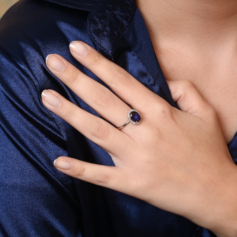 Ovale blauwe saffier ring, ovale Halo blauwe saffier verlovingsring, blauwe saffier ring 14K wit goud, cadeau voor haar, Moederdag cadeau afbeelding 3