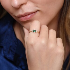 Emerald ring, gouden smaragd ring, ovale smaragd ring, 14k smaragd ring, cadeau voor haar, jubileum geschenk, moeders dag geschenken, oma cadeau afbeelding 5