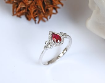 Ruby Engagement Ring, Red Gemstone Ring, Halo Ruby Ring, Solid Gold Ruby Ring, Cadeau voor haar, Mothers Day Gift, handgemaakte sieraden, moeder geschenken