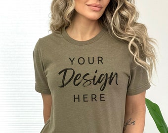 Bella Canvas 3001 Tシャツ モックアップ | ヘザーオリーブ Bella Canvas シャツ モックアップ | グリーンシャツ モックアップ | Tシャツ モックアップ | ティーモックアップ | モデル モックアップ