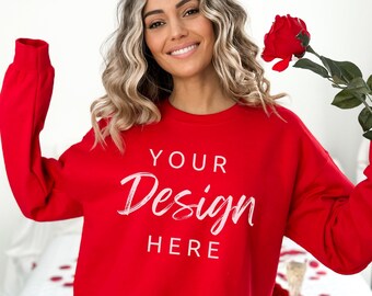 Maqueta de Gildan 18000 Valentines, Gildan 18000 rojo, maqueta de sudadera roja, maqueta de cuello redondo del día de San Valentín, maqueta de cuello redondo de gran tamaño,