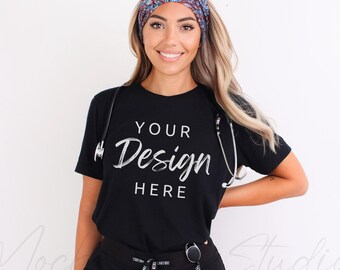 Schwarze Bella Canvas Krankenschwester Mockup, Krankenschwester Tshirt Mockup, weißes TShirt Mockup, Doktor Tshirt Mockup, Medizinisches Feld, CNA, Krankenhaus Scrubs Mockup