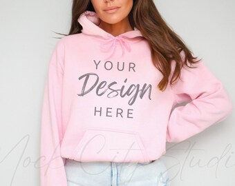 Gildan 18500 lichtroze mockup met capuchon, Gildan-mockup met capuchon lichtroze mockup met capuchon