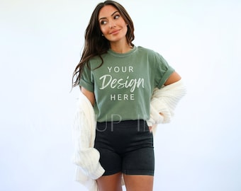 Moss Comfort Colors 1717 T-shirt Mockup, Comfort Kleuren T-shirt Mockup, Model Mockup, Unisex T-shirt Mockup, Mosgroen Trendy Mockup