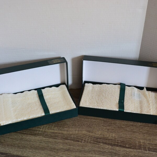 NIB Vintage Laura Ashley Nottingham Lace Napkins