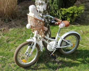 LittleDreamsShopPL Cesta de bicicleta de mimbre para niños en natural con pompones