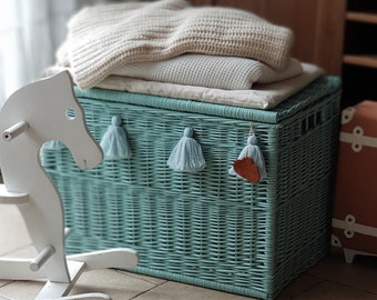 LittleDreamsShopPL wicker chest in mint with fringes