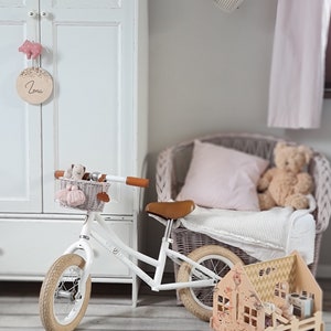 LittleDreamsShopPL Wicker bike basket mini for kids in dusty pink with leather straps and fringes zdjęcie 3