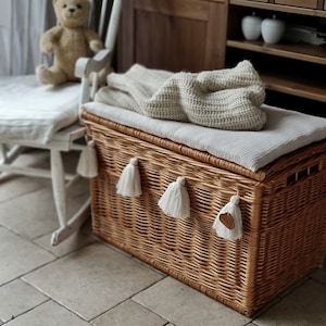 LittleDreamsShopPL wicker chest in natural with fringes