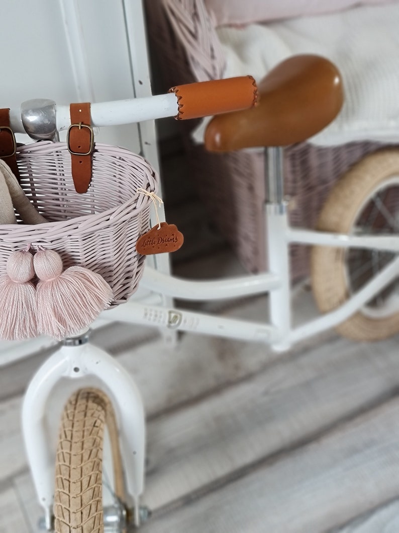 LittleDreamsShopPL Wicker bike basket mini for kids in dusty pink with leather straps and fringes zdjęcie 7