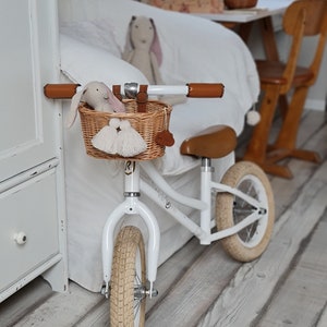 LittleDreamsShopPL Wicker bike basket mini for kids in natural with leather straps and fringes zdjęcie 6