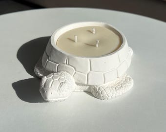 Turtle Soy Candle: Unique 3-Wick Container Candle
