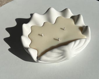 Clam Shell Candle: Hand-Poured Soy Wax, 3-Wick Candle