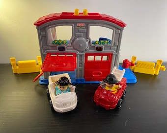 Fisher price little people discovery best sale village