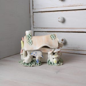 Kleine Vintage Pilz-Haus-Figur | Cottage Style Country & Farmhaus Homeware Home Decor | Nettes Landhaus-Märchen inspiriert