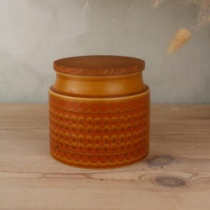 Hornsea Orange Jar with Wooden Lid | Retro Block Brown Flower Design Kitchenware | Vintage Kitchen Storage Container