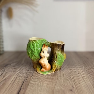 Hornsea Eastgate 25 Rabbit Bunny Figurine | Hornsea Fauna | Vintage Animal Collectables | Small Posy Vase | Animal Wildlife Lover Gift