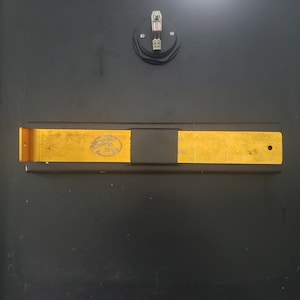 Schlagstockhalter, Klebehalterung, 5,1 cm breites Lineal, vertikal oder horizontal