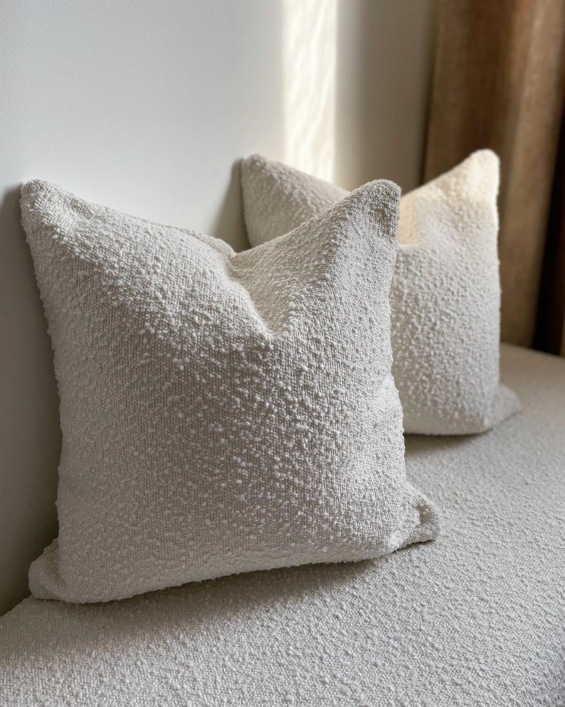 Couverture d'oreiller Bouclé, housse de coussin blanc ivoire, oreiller texturé de luxe, oreiller d'accent décoratif moderne du milieu du siècle image 4