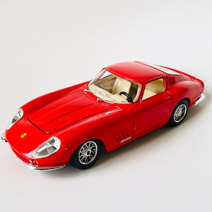 Ferrari 275 GTB Burago 1/24 - Rouge, N°19, Racing 1966, état Occasion