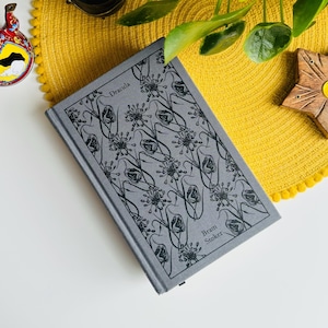 Bram Stoker&#39;s Dracula, Special Deluxe Edition, Clothbound Classics, Black Grey Gothic Horror Book, Collectable Dracula, Halloween Decor Book