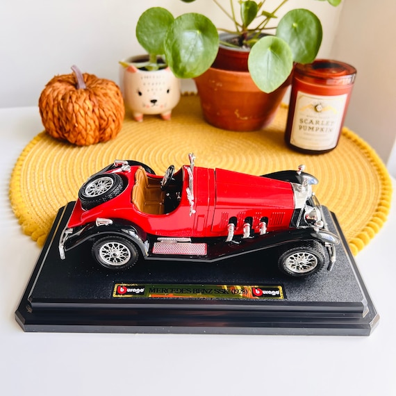 Bburago Mercedes Benz SSK 1928, Red Black Model Car, Die